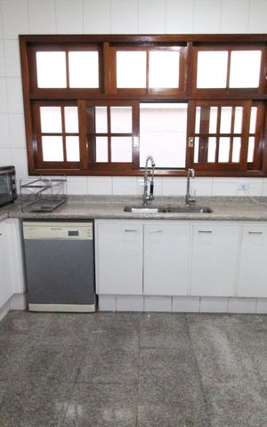 Casa de condomínio para alugar com 450m², 4 quartos e 6 vagasCozinha