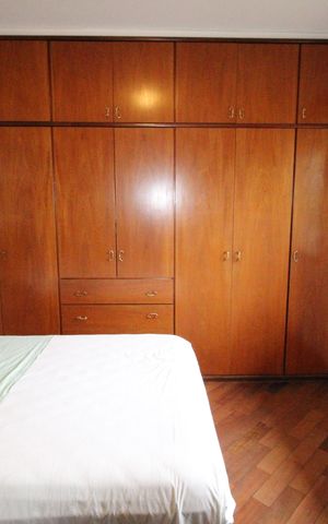 Casa de condomínio para alugar com 450m², 4 quartos e 6 vagasSuíte 2