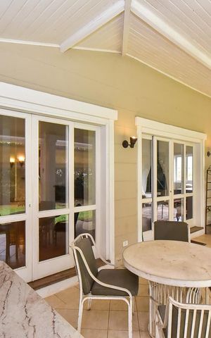 Casa à venda com 271m², 3 quartos e 4 vagasVaranda da Sala