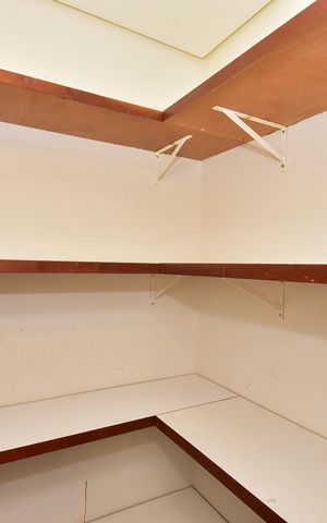 Casa à venda com 271m², 3 quartos e 4 vagasArmário da Suíte 2