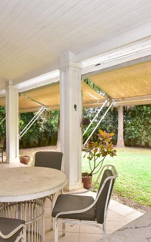 Casa à venda com 271m², 3 quartos e 4 vagasVaranda da Sala