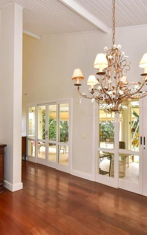 Casa à venda com 271m², 3 quartos e 4 vagasSala