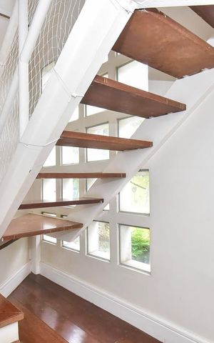 Casa à venda com 271m², 3 quartos e 4 vagasEscada