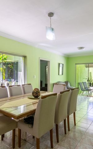 Casa à venda com 359m², 3 quartos e 2 vagas Casa à venda com 359m², 3 quartos e 2 vagasSala de Jantar