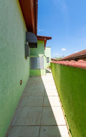 Casa à venda com 359m², 3 quartos e 2 vagas Casa à venda com 359m², 3 quartos e 2 vagasCorredor Externo