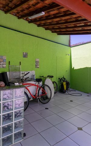 Casa à venda com 359m², 3 quartos e 2 vagas Casa à venda com 359m², 3 quartos e 2 vagasChurrasqueira