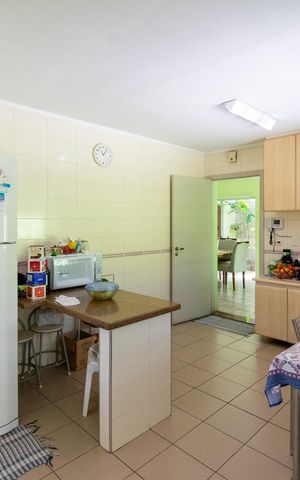 Casa à venda com 359m², 3 quartos e 2 vagas Casa à venda com 359m², 3 quartos e 2 vagasCozinha