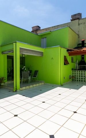 Casa à venda com 359m², 3 quartos e 2 vagas Casa à venda com 359m², 3 quartos e 2 vagasQuintal