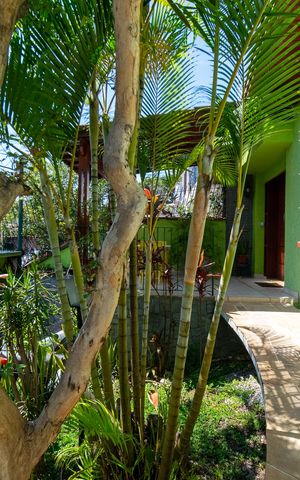 Casa à venda com 359m², 3 quartos e 2 vagas Casa à venda com 359m², 3 quartos e 2 vagasEntrada