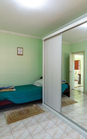 Casa à venda com 359m², 3 quartos e 2 vagas Casa à venda com 359m², 3 quartos e 2 vagasQuarto