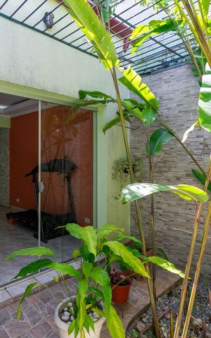 Casa à venda com 359m², 3 quartos e 2 vagas Casa à venda com 359m², 3 quartos e 2 vagasJardim de inverno