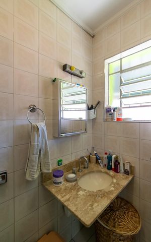 Casa à venda com 359m², 3 quartos e 2 vagas Casa à venda com 359m², 3 quartos e 2 vagasBanheiro da Suíte 1