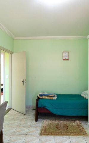 Casa à venda com 359m², 3 quartos e 2 vagas Casa à venda com 359m², 3 quartos e 2 vagasQuarto