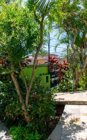 Casa à venda com 359m², 3 quartos e 2 vagas Casa à venda com 359m², 3 quartos e 2 vagasJardim