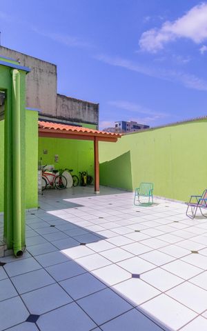 Casa à venda com 359m², 3 quartos e 2 vagas Casa à venda com 359m², 3 quartos e 2 vagasQuintal