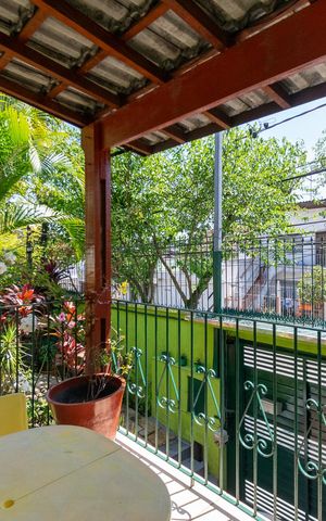 Casa à venda com 359m², 3 quartos e 2 vagas Casa à venda com 359m², 3 quartos e 2 vagasEntrada