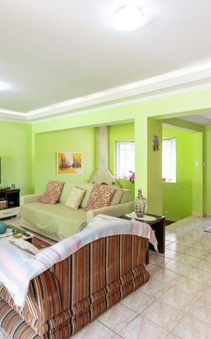 Casa à venda com 359m², 3 quartos e 2 vagas Casa à venda com 359m², 3 quartos e 2 vagasSala