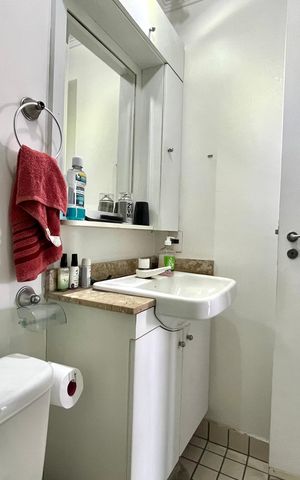 Apartamento à venda com 53m², 2 quartos e 1 vaga Apartamento à venda com 53m², 2 quartos e 1 vagaBanheiro Social