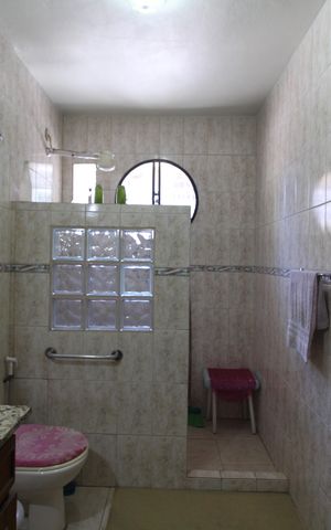 Casa de condomínio à venda com 870m², 4 quartos e 7 vagasCasa 1 - Banheiro Social
