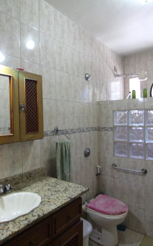 Casa de condomínio à venda com 870m², 4 quartos e 7 vagasCasa 1 - Banheiro Social