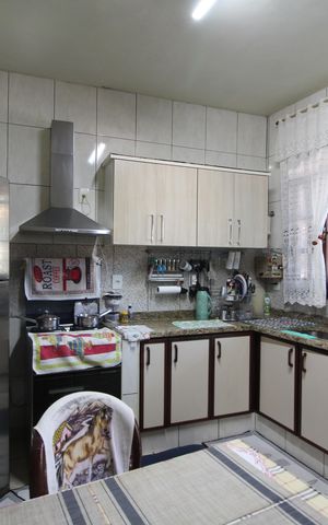 Casa de condomínio à venda com 870m², 4 quartos e 7 vagasCasa 2 - Cozinha
