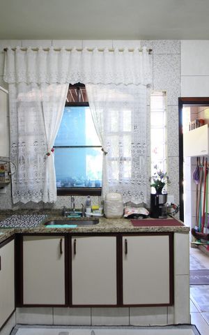 Casa de condomínio à venda com 870m², 4 quartos e 7 vagasCasa 2 - Cozinha