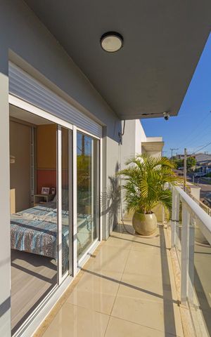 Casa à venda com 90m², 2 quartos e 2 vagas Casa à venda com 90m², 2 quartos e 2 vagasQuarto 1