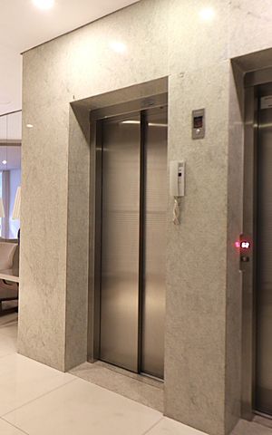 Apartamento à venda com 69m², 2 quartos e 2 vagasÁrea comum - Elevadores