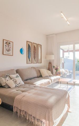 Casa à venda com 230m², 3 quartos e 2 vagasSala
