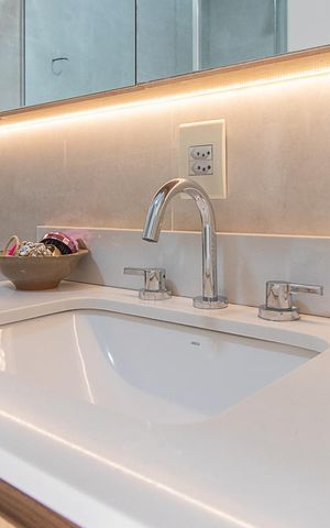 Casa à venda com 230m², 3 quartos e 2 vagasBanheiro da Suíte