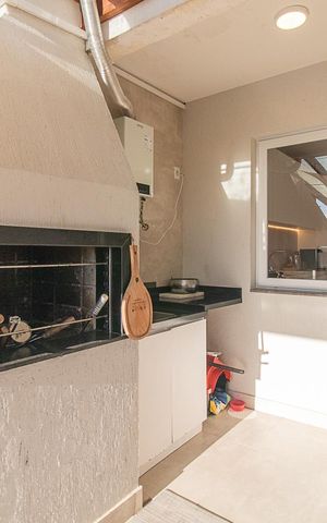Casa à venda com 230m², 3 quartos e 2 vagasQuintal