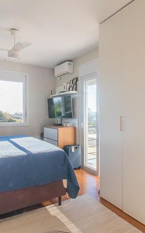 Casa à venda com 230m², 3 quartos e 2 vagasSuíte