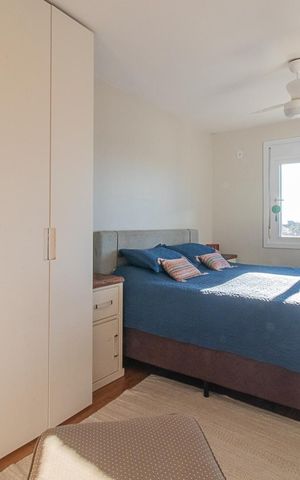 Casa à venda com 230m², 3 quartos e 2 vagasSuíte