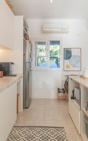 Casa à venda com 230m², 3 quartos e 2 vagasCozinha