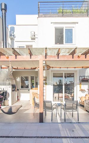 Casa à venda com 230m², 3 quartos e 2 vagasQuintal