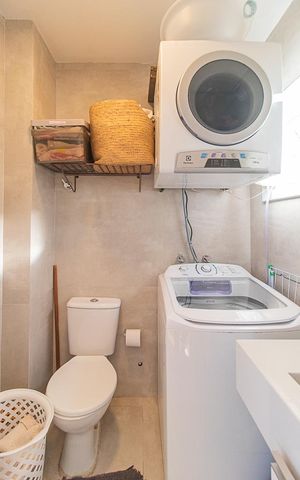 Casa à venda com 230m², 3 quartos e 2 vagasÁrea de Serviço