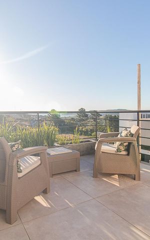 Casa à venda com 230m², 3 quartos e 2 vagasVaranda da Sala 2