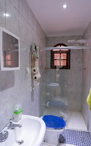 Casa para alugar com 300m², 3 quartos e 5 vagas Casa para alugar com 300m², 3 quartos e 5 vagasBanheiro da Suíte 1