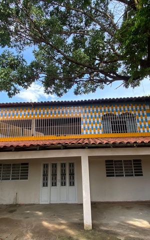 Casa à venda com 800m², 4 quartos e 9 vagas Casa à venda com 800m², 4 quartos e 9 vagasFachada