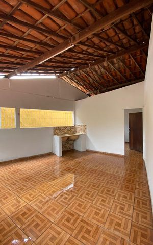 Casa à venda com 800m², 4 quartos e 9 vagas Casa à venda com 800m², 4 quartos e 9 vagasÁrea de Serviço