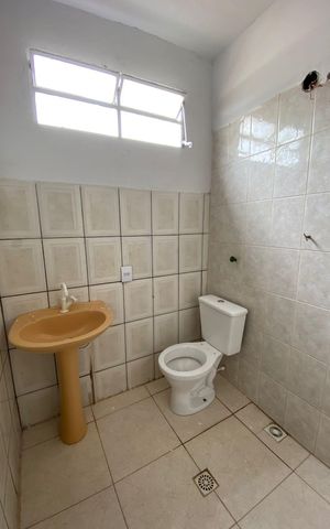Casa à venda com 800m², 4 quartos e 9 vagas Casa à venda com 800m², 4 quartos e 9 vagasBanheiro de Serviço