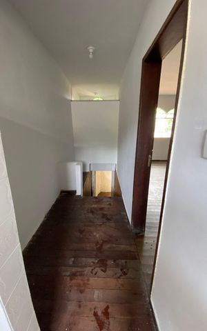 Casa à venda com 800m², 4 quartos e 9 vagas Casa à venda com 800m², 4 quartos e 9 vagasCorredor