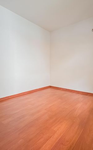 Casa à venda com 194m², 3 quartos e 2 vagas Casa à venda com 194m², 3 quartos e 2 vagasQuarto 1