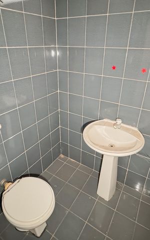 Casa à venda com 194m², 3 quartos e 2 vagas Casa à venda com 194m², 3 quartos e 2 vagasLavabo