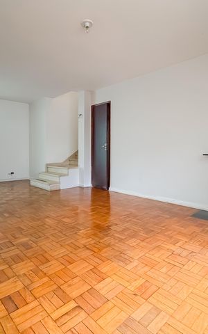 Casa à venda com 194m², 3 quartos e 2 vagas Casa à venda com 194m², 3 quartos e 2 vagasSala
