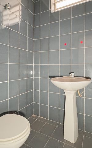 Casa à venda com 194m², 3 quartos e 2 vagas Casa à venda com 194m², 3 quartos e 2 vagasLavabo