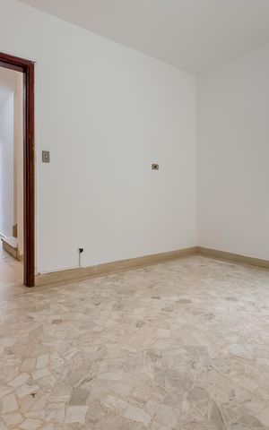 Casa à venda com 194m², 3 quartos e 2 vagas Casa à venda com 194m², 3 quartos e 2 vagasSala de Jantar