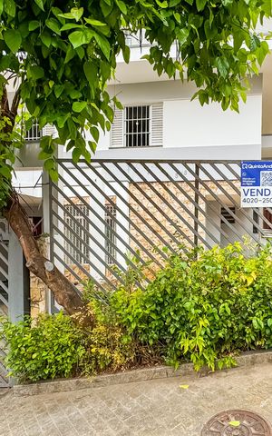 Casa à venda com 194m², 3 quartos e 2 vagas Casa à venda com 194m², 3 quartos e 2 vagasFachada