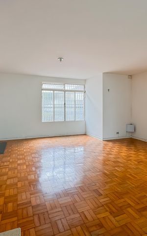 Casa à venda com 194m², 3 quartos e 2 vagas Casa à venda com 194m², 3 quartos e 2 vagasSala