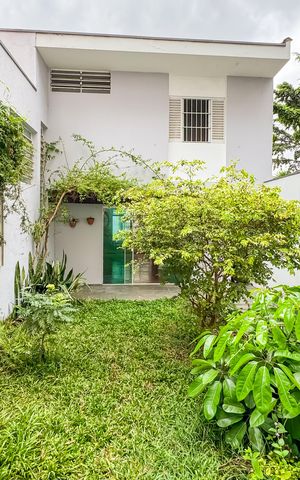 Casa à venda com 194m², 3 quartos e 2 vagas Casa à venda com 194m², 3 quartos e 2 vagasJardim